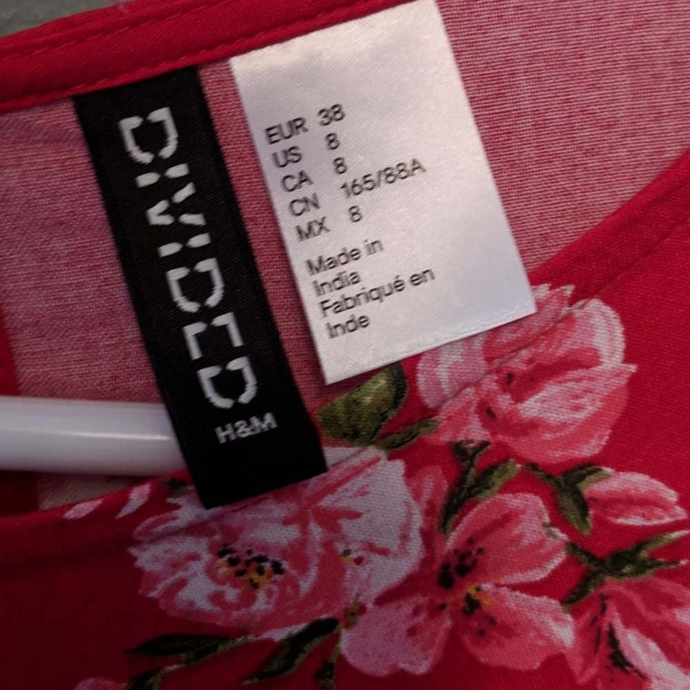 π H&M Floral Red Ruffle Shirt π - Picture 6 of 8